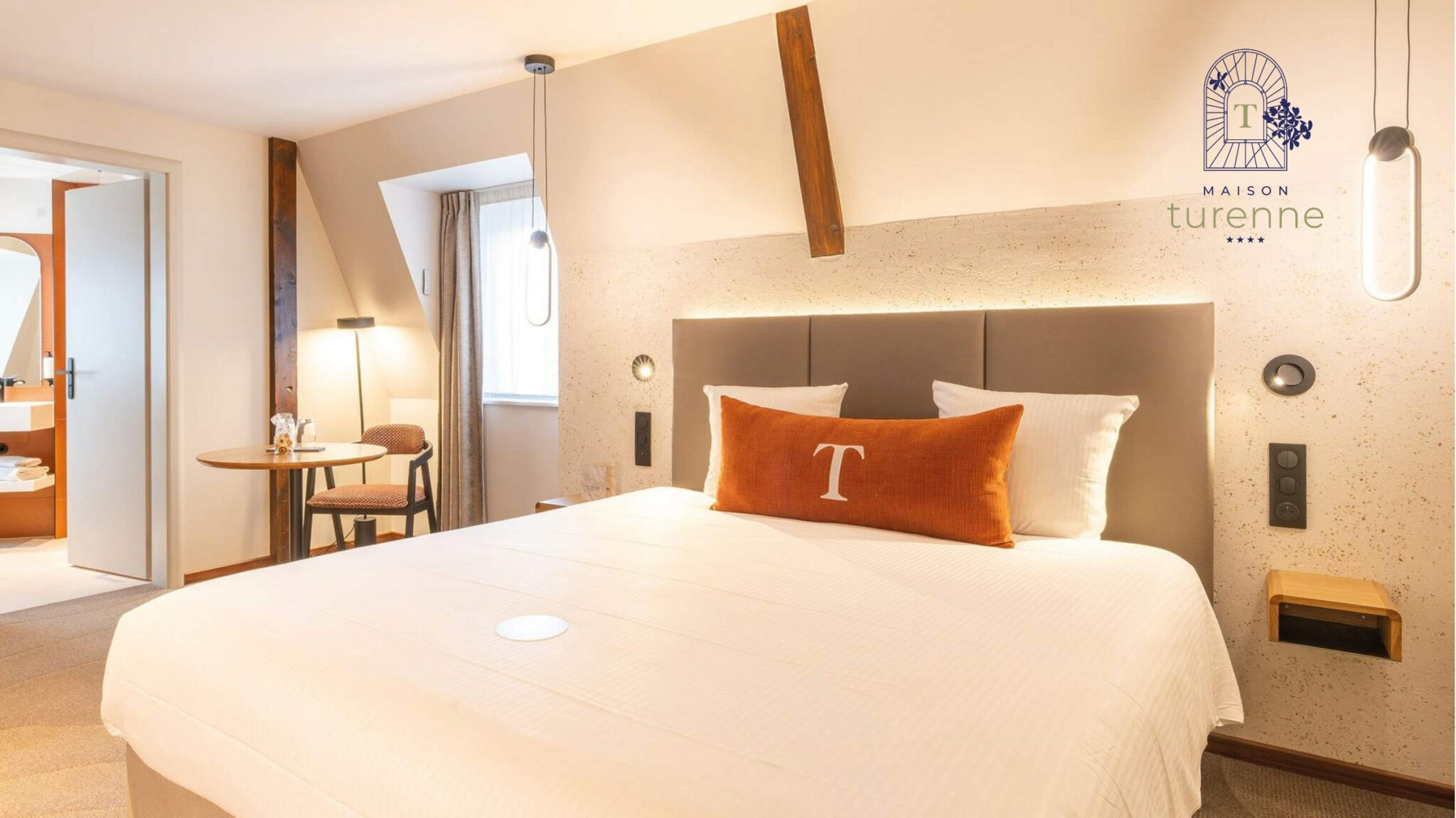 header-chambre-orange 16.9 logo2